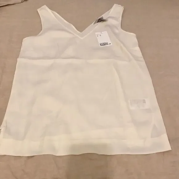 h&m sleeveless satin blouse . NWT - Picture 5 of 9